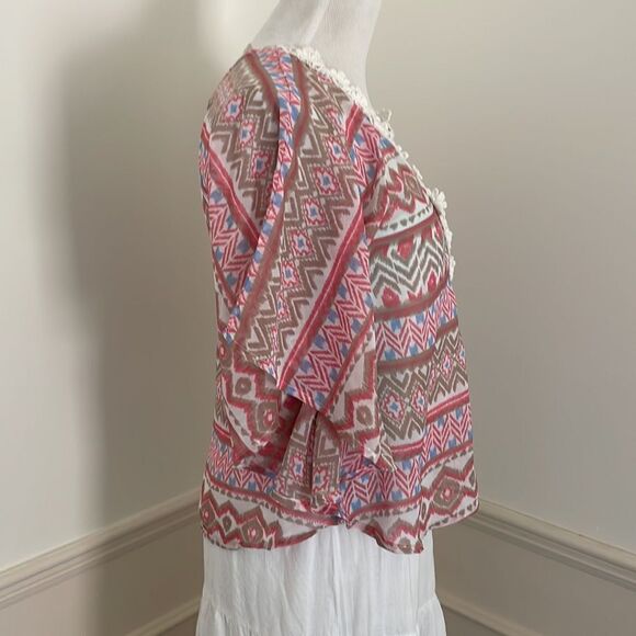 Rayon non-stretch angel arm top with lace Aztec print size XS - Picture 4 of 9